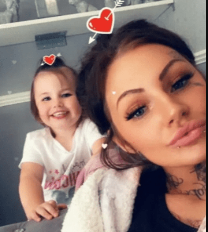 Baby born alive after abortion at 18 weeks