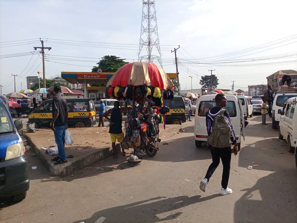 The continued street trading and vehicular blockade along Douglas Mbaise and Ama JK road images