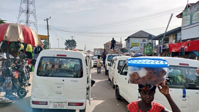 The continued street trading and vehicular blockade along Douglas, Mbaise and Ama- JK road - images