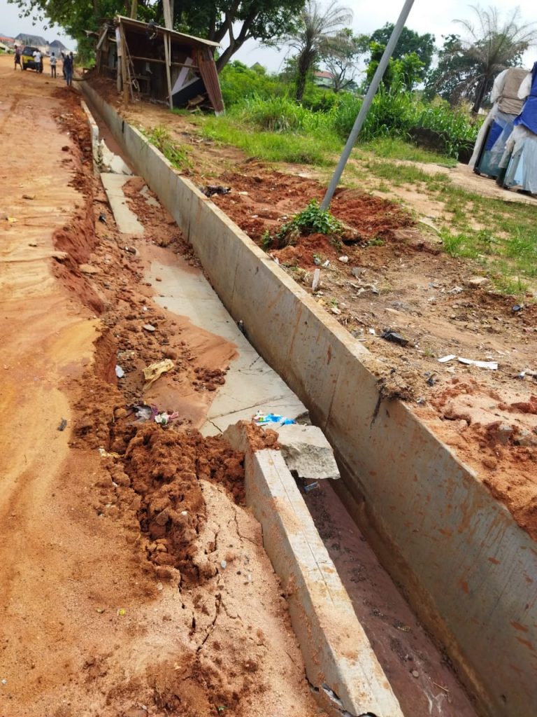 NEKEDE PEOPLE DISAGREE OVER THE TRENDING VIDEO OF THE ONGOING ROAD CONSTRUCTION BY IMO GOVERNMENT