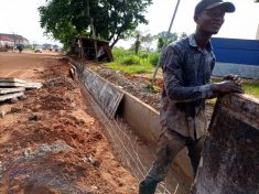 NEKEDE PEOPLE DISAGREE OVER THE TRENDING VIDEO OF THE ONGOING ROAD CONSTRUCTION BY IMO GOVERNMENT.