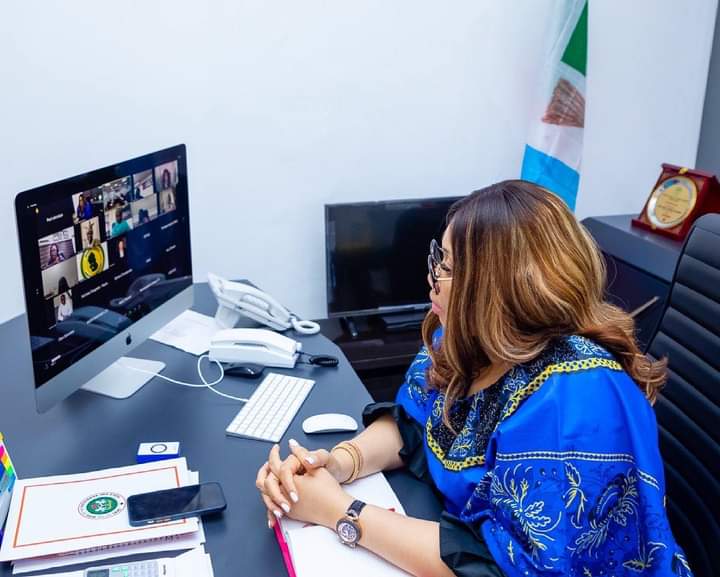 Imo first lady Barr Mrs Chioma Uzodinma on a zoom meeting with the wives of the governors to discuss affordable sanitary pads for NIGERIAN young ladies.