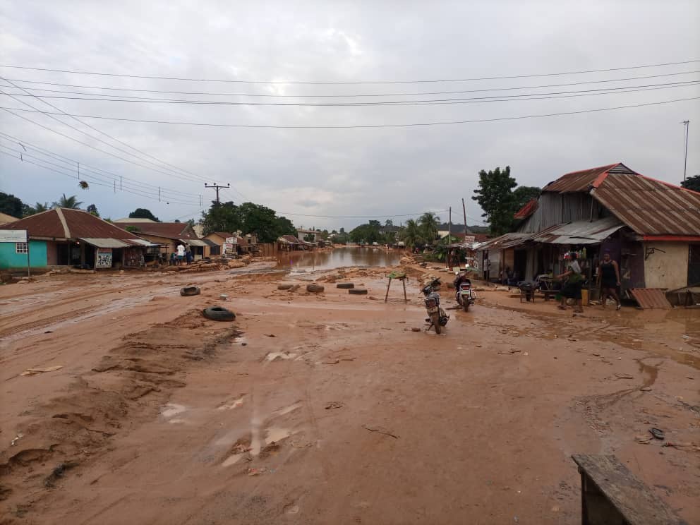 IMOLITES DECRY TERRIBLE CONDITION OF AVU:OBOSIMA:OBOGWE:OHAJI EGBEMA ROAD - Photo taken by 9News Nigeria Correspondent, Owerri