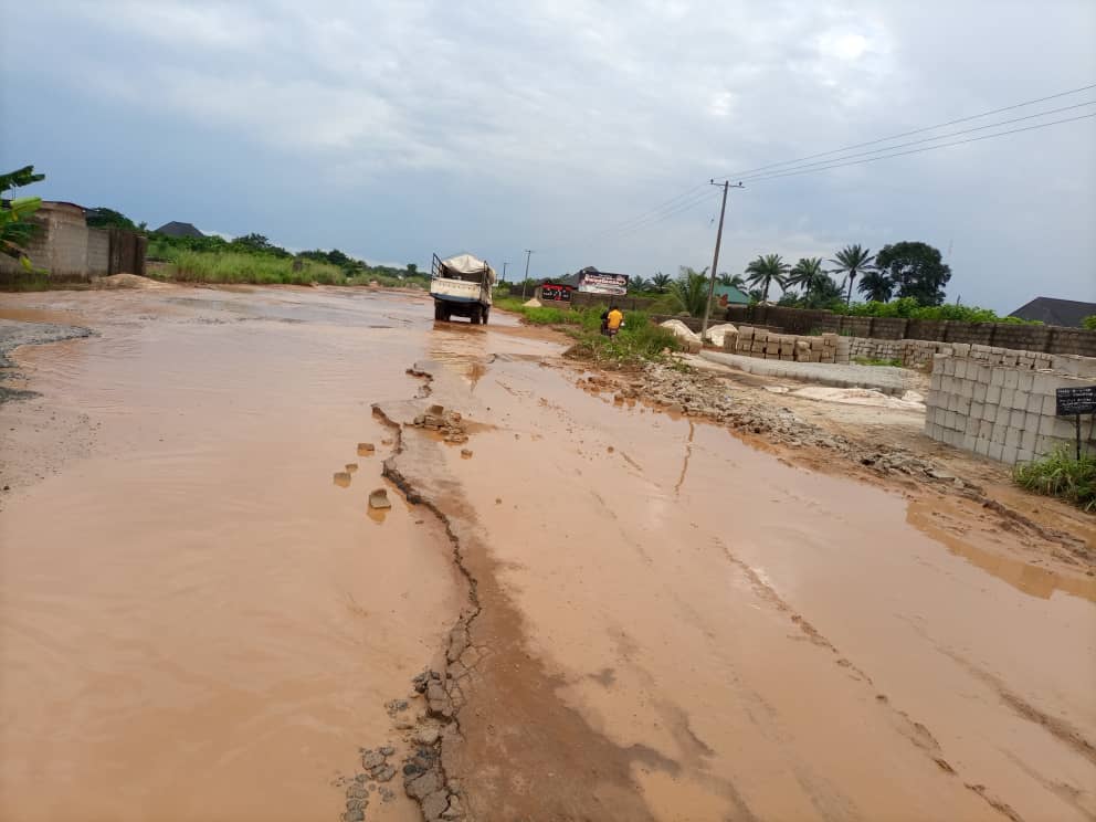 IMOLITES DECRY TERRIBLE CONDITION OF AVU:OBOSIMA:OBOGWE:OHAJI EGBEMA ROAD - Photo taken by 9News Nigeria Correspondent, Owerri