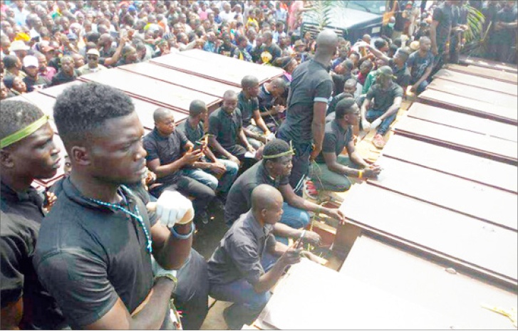 Mourners at the mass burial of victims of herdsmen killings