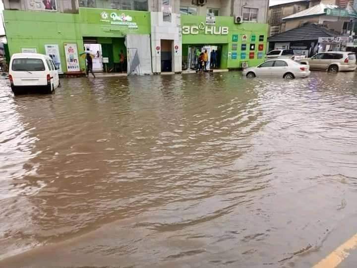 STATE OF IMO ROADS- GOVERNOR UZODINMA IS NOT THE CAUSE OF FLOODING IN OWERRI (Photos by 9News Nigeria correspondent, Owerri)