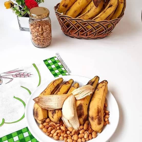 HEALTH EXPERTS RECOMMEND FOR REGULAR CONSUMPTION OF BANANAS AND GROUNDNUT (SEE BENEFITS)