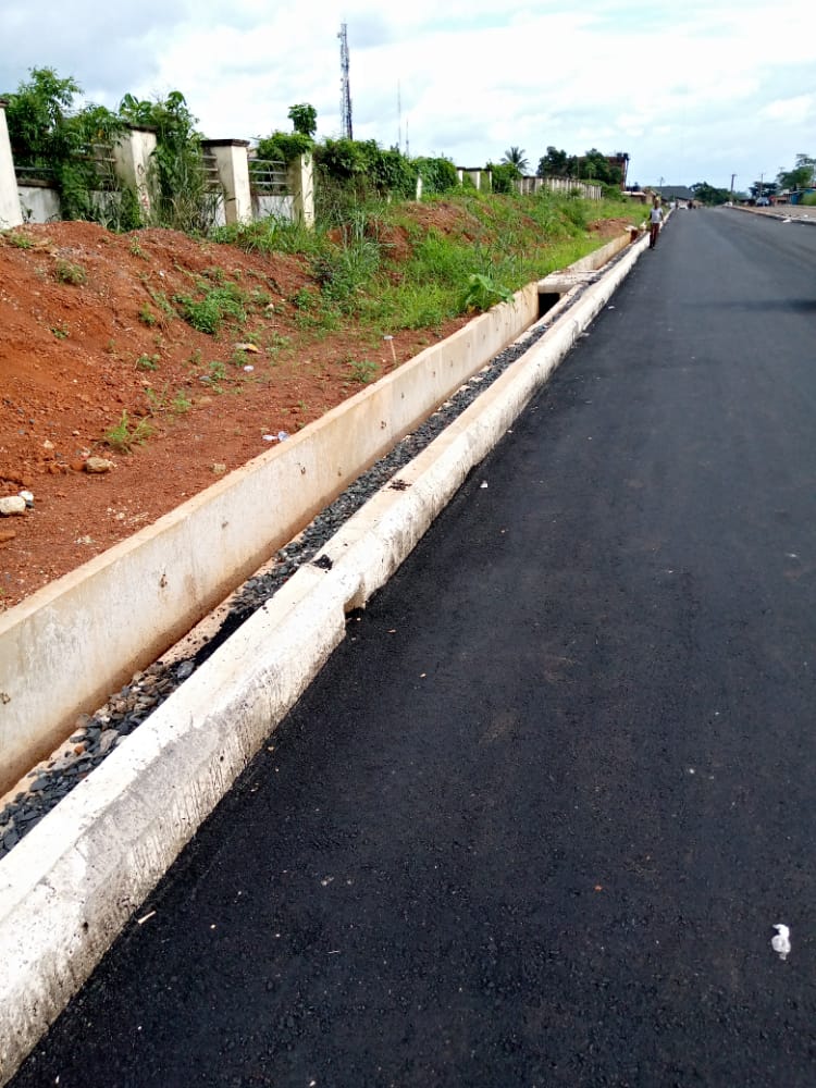 IMO STATE GOVERNMENT COMPLETES THE ASPHALTING OF THE NEW STADIUM ROAD IN OKIGWE LGA