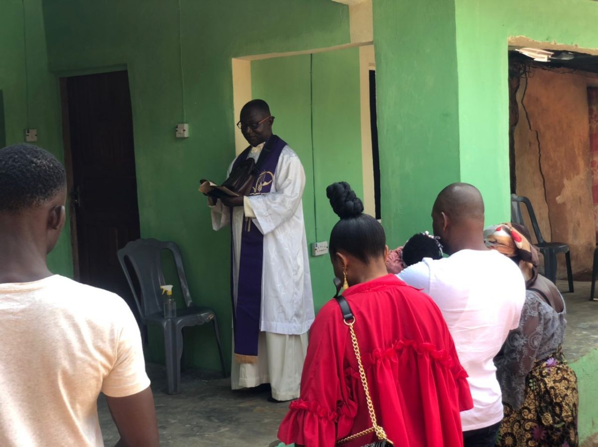 Clergy dedicates house built for indigent family by Mr and Mrs Okere in Ngor Okpala Imo state