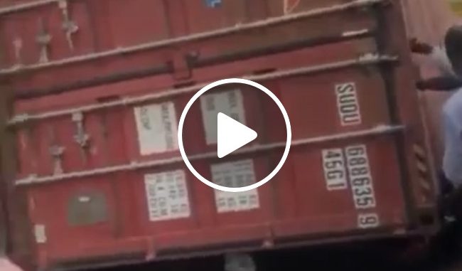 BREAKING: MANY FEARED DEAD AS CONTAINER FALLS, CRUSHES CARS IN OJUELEGBA, LAGOS (VIDEO)
