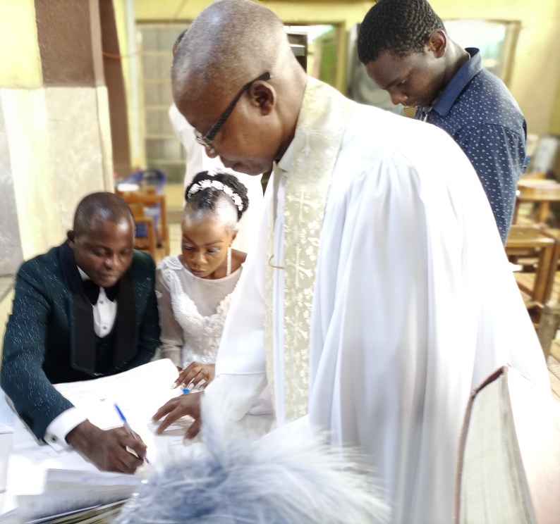 Saint Peter's Anglican Church Oshodi Lagos Weds Ken and Amaka Onyenwe in Grand style