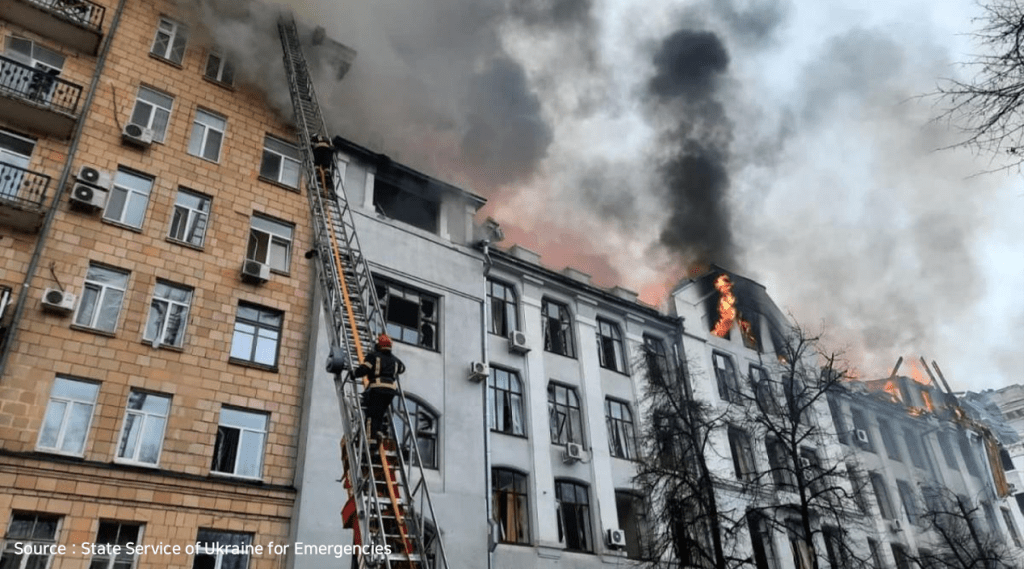 The center of Kharkiv is under fire from Russia. 2022/3/2 -Source: State Service of Ukraine for Emergencies