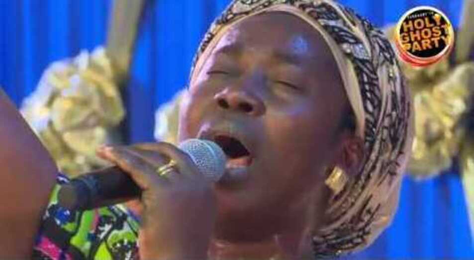 Gospel Singer Osinachi Nwachukwu - Ekwueme