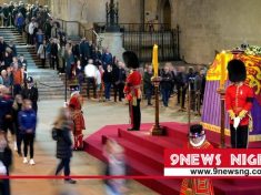 MOMENT WHEN MAN RUSHED INTO QUEEN ELIZABETH'S COFFIN