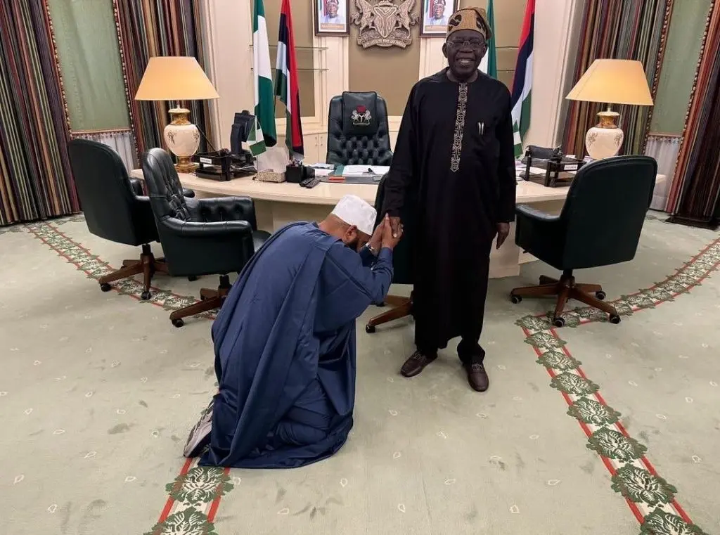 Governor, Umaru Bago Kneel Down For President Tinubu