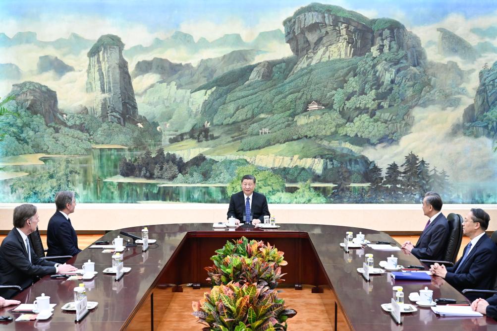 Chinese President Xi Jinping meets with U.S. Secretary of State Antony Blinken at the Great Hall of the People in Beijing, capital of China, April 26, 2024. (Xinhua:Shen Hong)