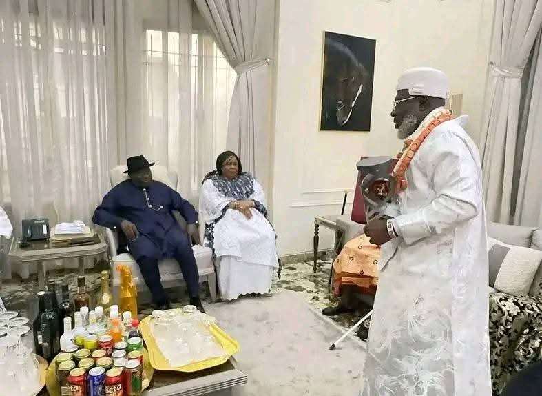 PHOTOS!! Ooni Of Ife Pays Historic Visit To Goodluck Jonathan In Yenagoa 4 IMG 20250502 WA01702 1