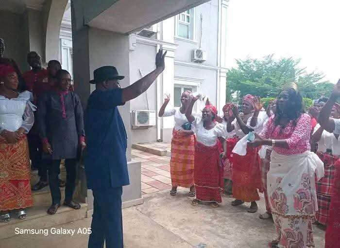PHOTOS!! Ooni Of Ife Pays Historic Visit To Goodluck Jonathan In Yenagoa 7 IMG 20250502 WA01712 1